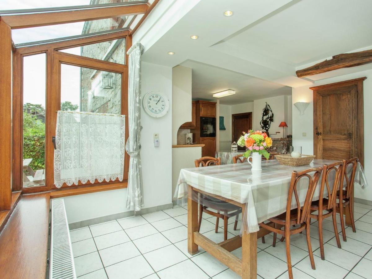 Spacious Holiday Home In Humain With Garden مارشه ان فامن المظهر الخارجي الصورة